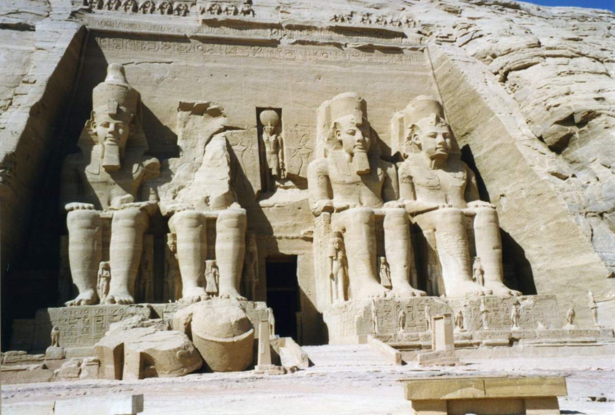The colossal statues at the entrance of Abu Simbel